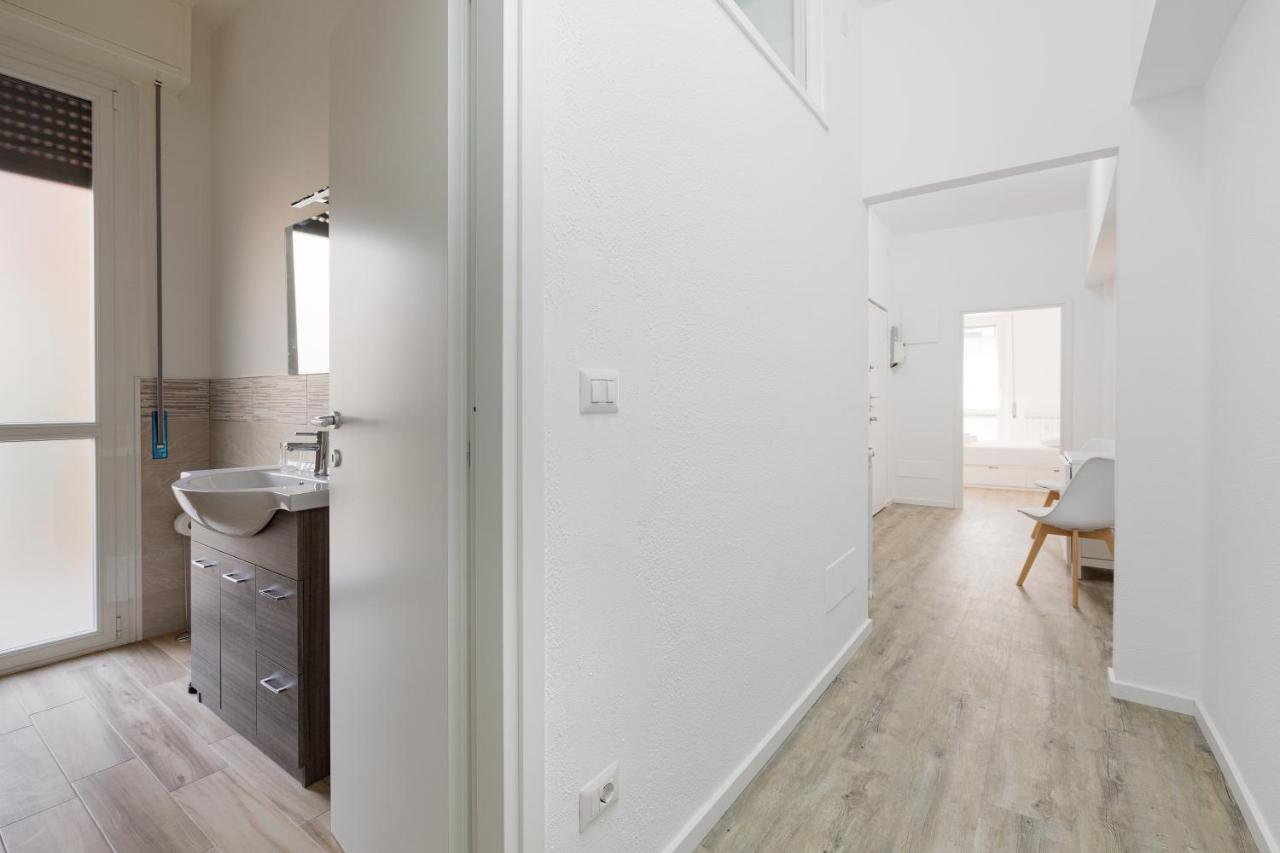 Cagnola Cozy Apartament With Balcony Milano Ngoại thất bức ảnh