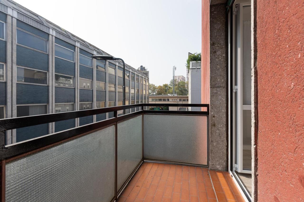Cagnola Cozy Apartament With Balcony Milano Ngoại thất bức ảnh